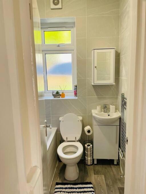 Superb And Comfortable 3Bd Home In Dagenham Dış mekan fotoğraf