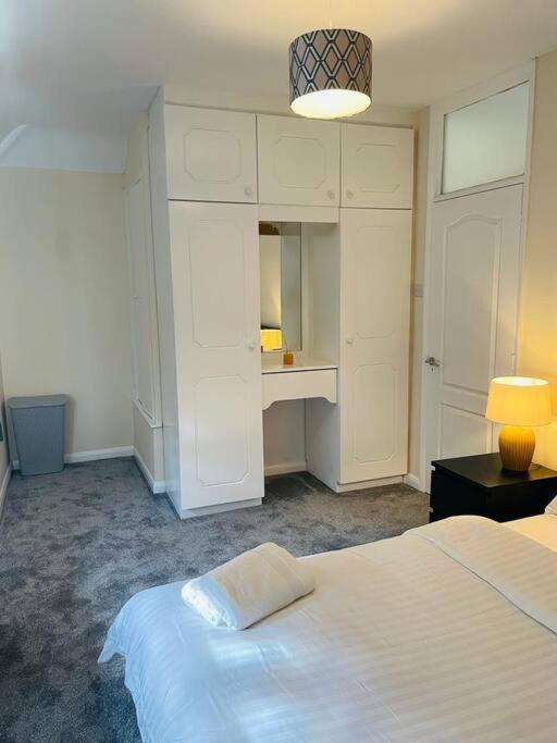 Superb And Comfortable 3Bd Home In Dagenham Dış mekan fotoğraf