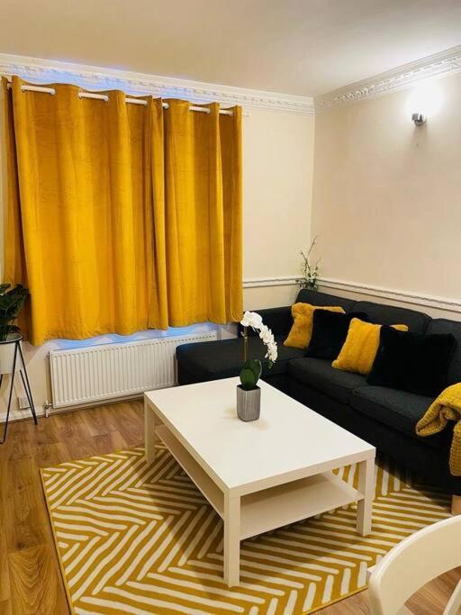 Superb And Comfortable 3Bd Home In Dagenham Dış mekan fotoğraf