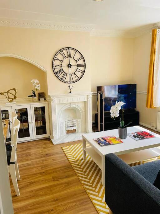 Superb And Comfortable 3Bd Home In Dagenham Dış mekan fotoğraf
