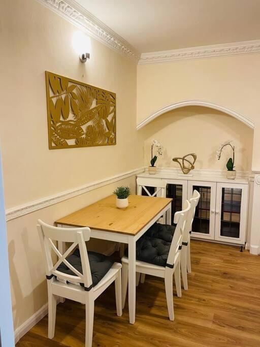 Superb And Comfortable 3Bd Home In Dagenham Dış mekan fotoğraf